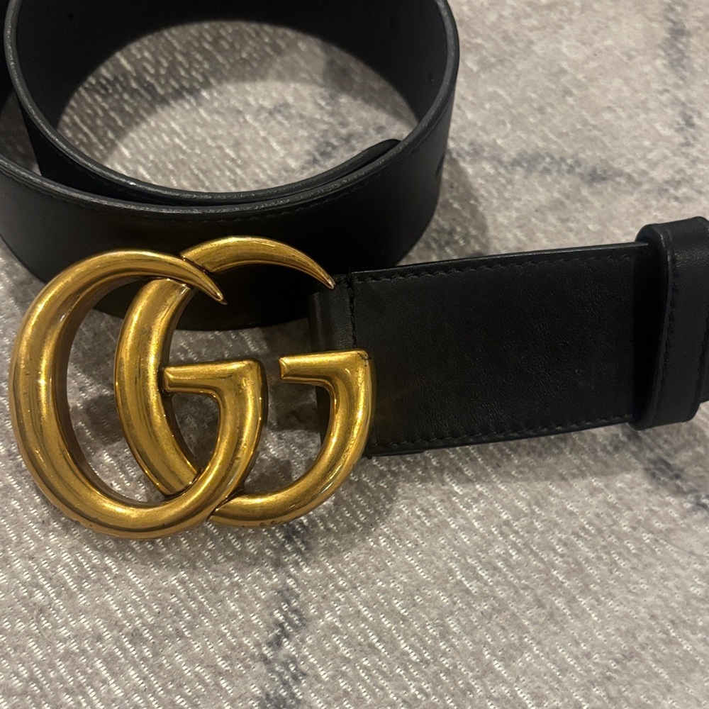 Gucci Black Belt with Gold GG Emblem - Picture 2 of 7